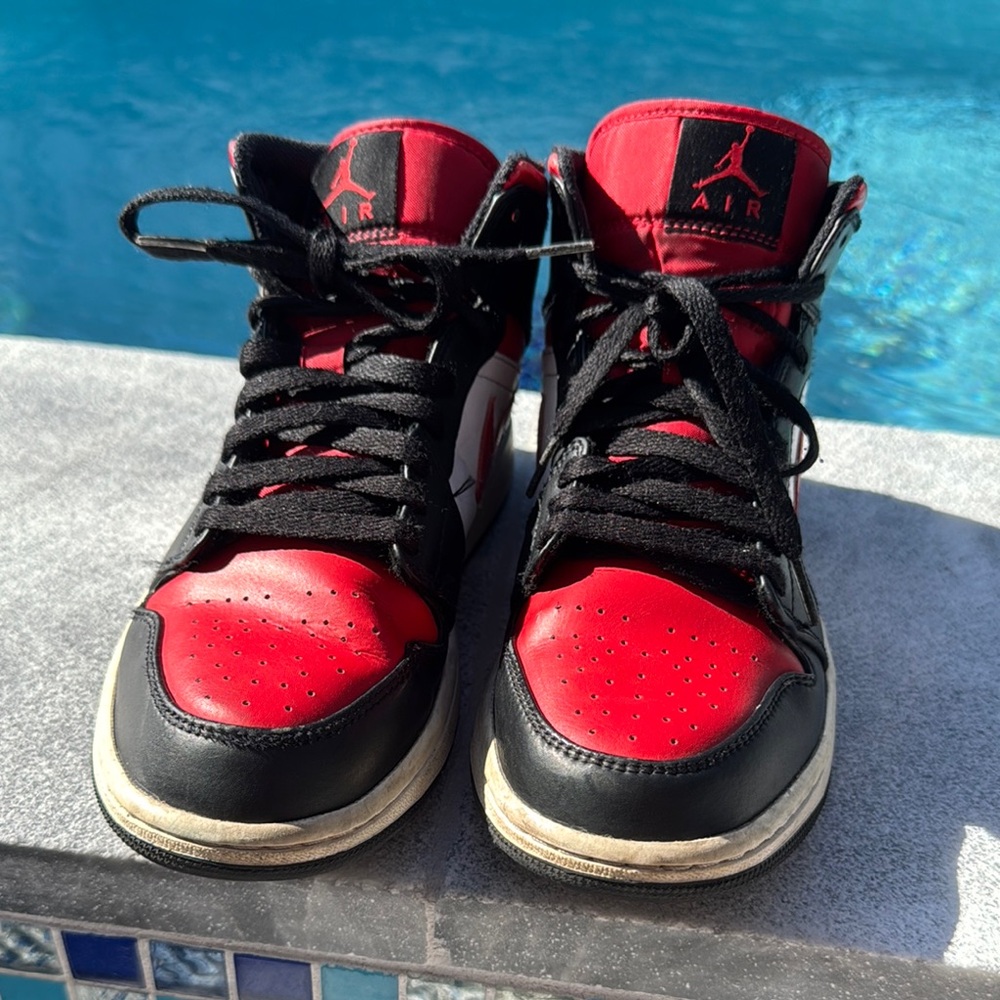 Jordan Men's Red and Black Sneakers